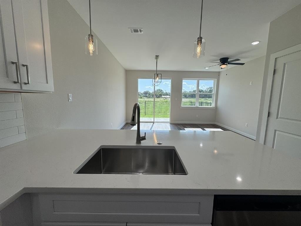 549 Galt Dr - Photo 4 of 14