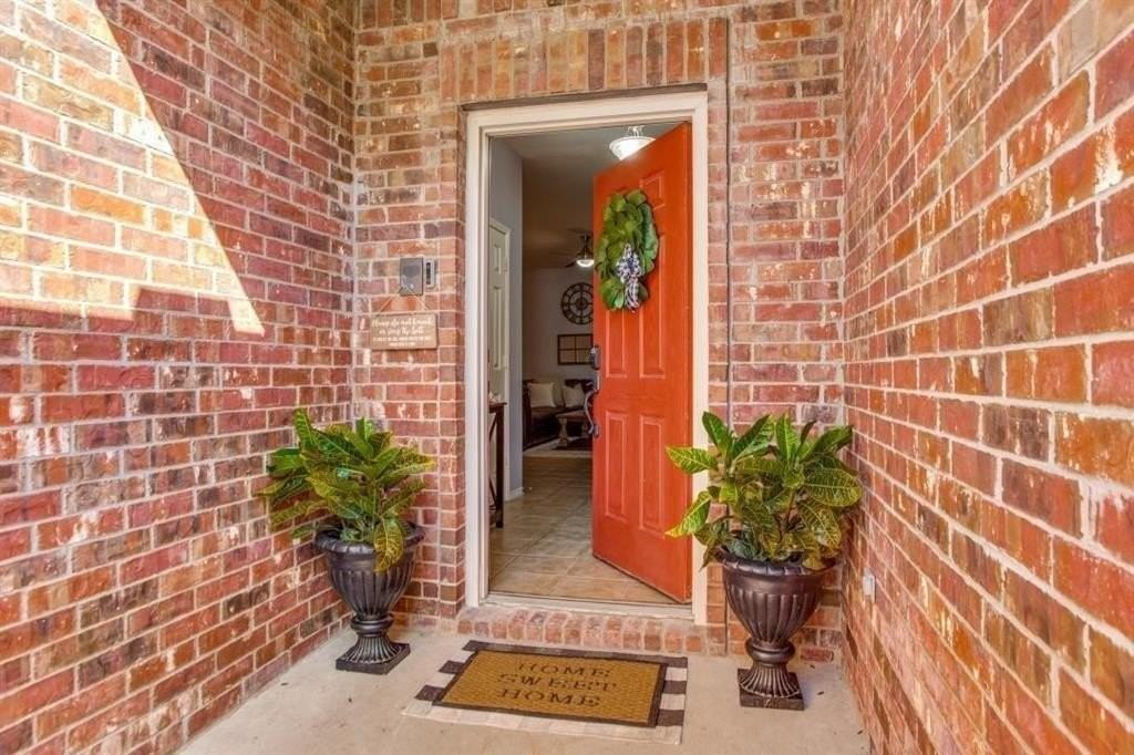 820 Bamboo Dr - Photo 3 of 25