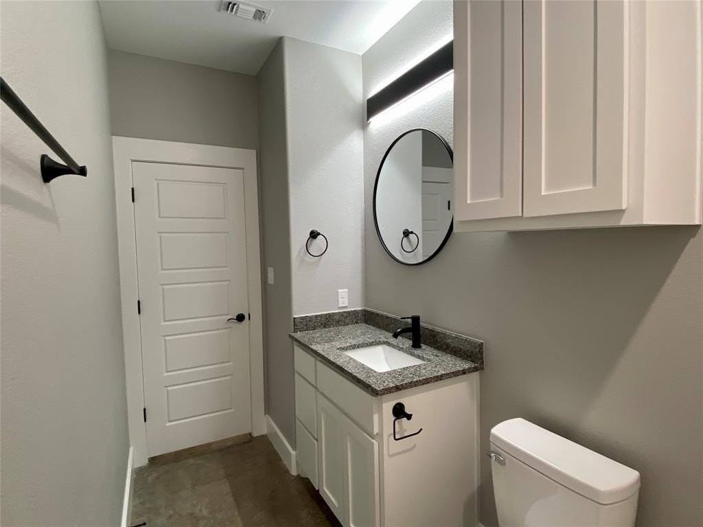 114 W Walker St - Photo 5 of 19