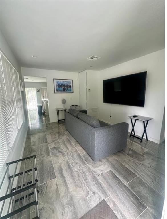 2520 Fillmore St - Photo 5 of 15