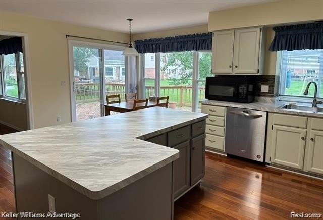 45655 Larchmont Dr - Photo 5 of 28