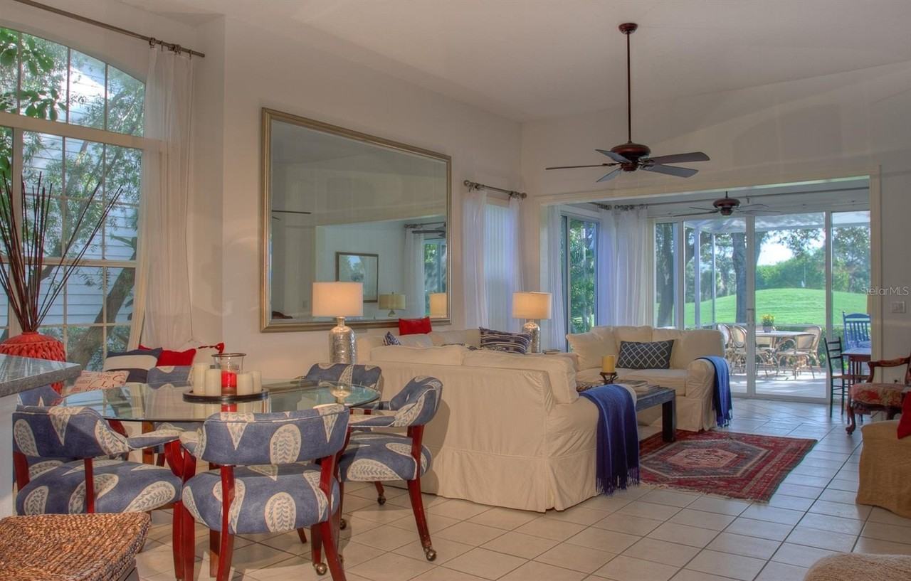 7911 Whitebridge Gln - Photo 6 of 32