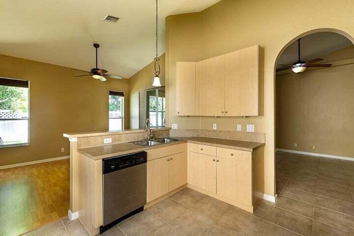 6312 Spring Lake Terrace - Photo 3 of 10