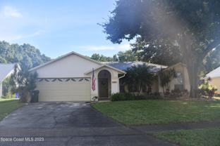 890 Spirea Dr - Photo 1 of 1