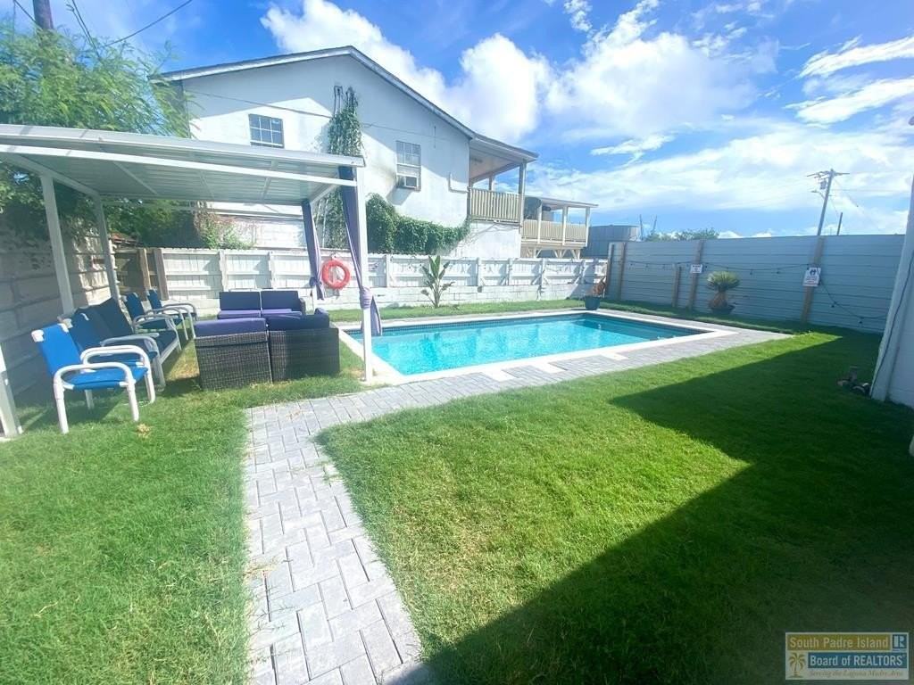 711 S Shore Dr - Photo 3 of 36