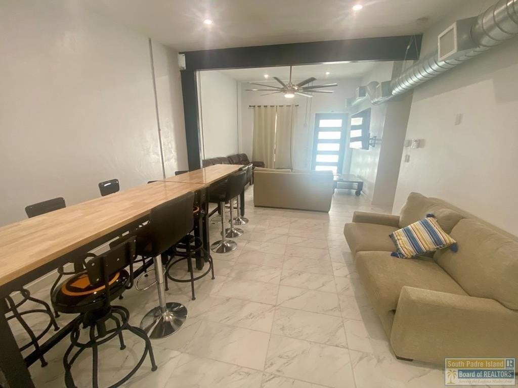 711 S Shore Dr - Photo 6 of 36