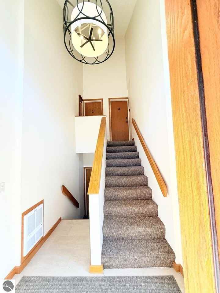 776 N Yacht Club Dr #4 - Photo 6 of 34