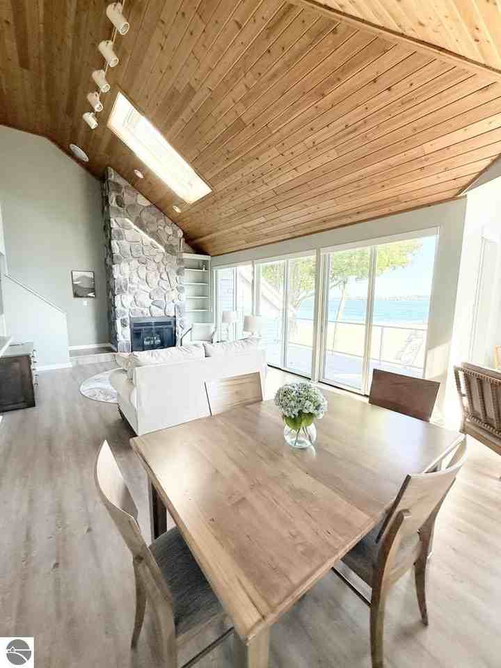 776 N Yacht Club Dr #4 - Photo 7 of 34