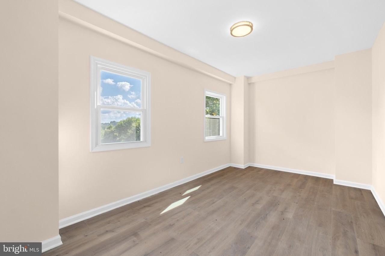 3158 Buena Vista Ter Se Apt 3 #3 - Photo 2 of 18