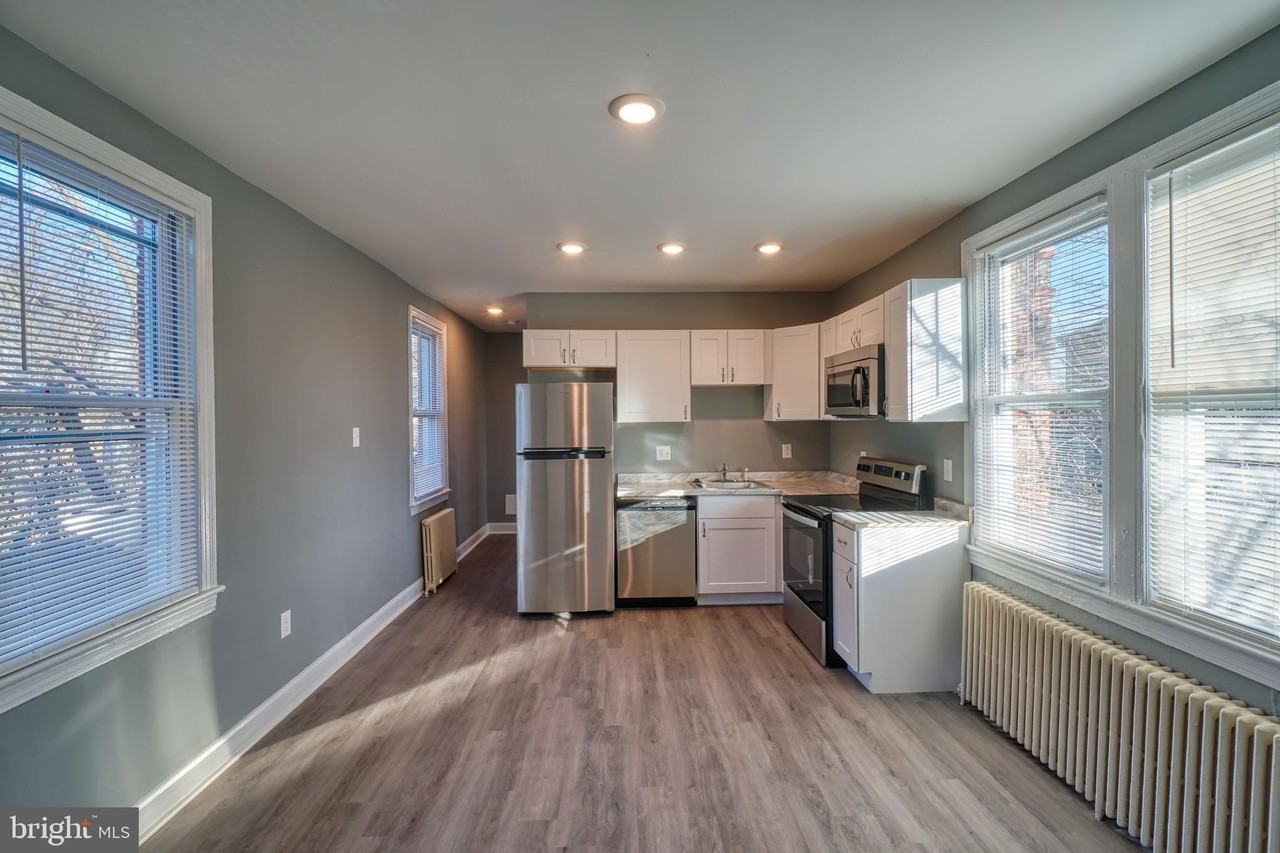 400 Douglas St Ne Apt 102 #102 - Photo 2 of 15