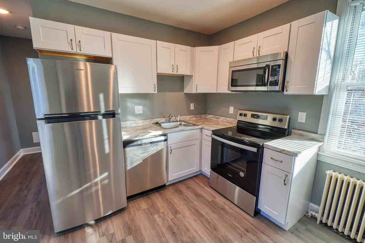 400 Douglas St Ne Apt 102 #102 - Photo 5 of 15