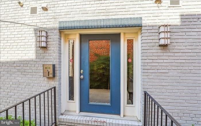 1340 Nicholson St Nw Apt 2 #2 - Photo 3 of 16