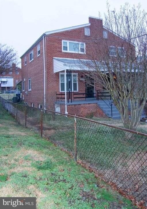 5161 7th St Ne - Photo 2 of 42