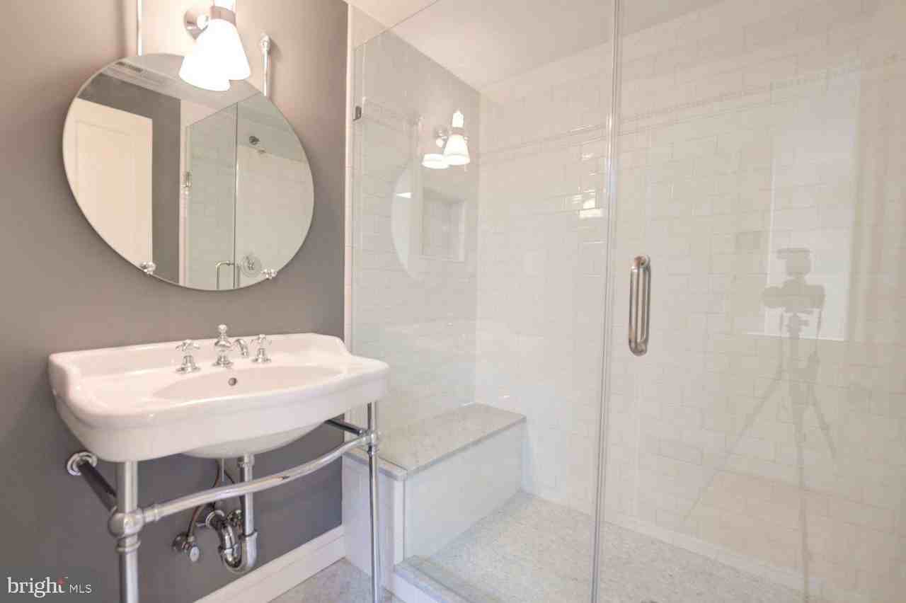 3252 N St Nw - Photo 5 of 9