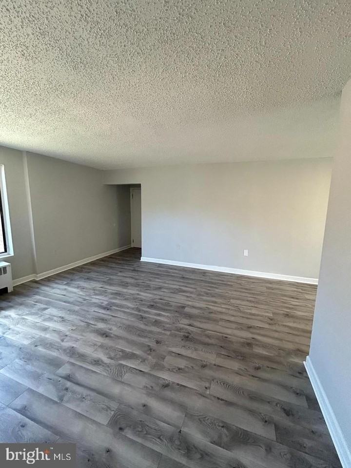 4715 1st St Sw Apt 302 #302 - Photo 6 of 12