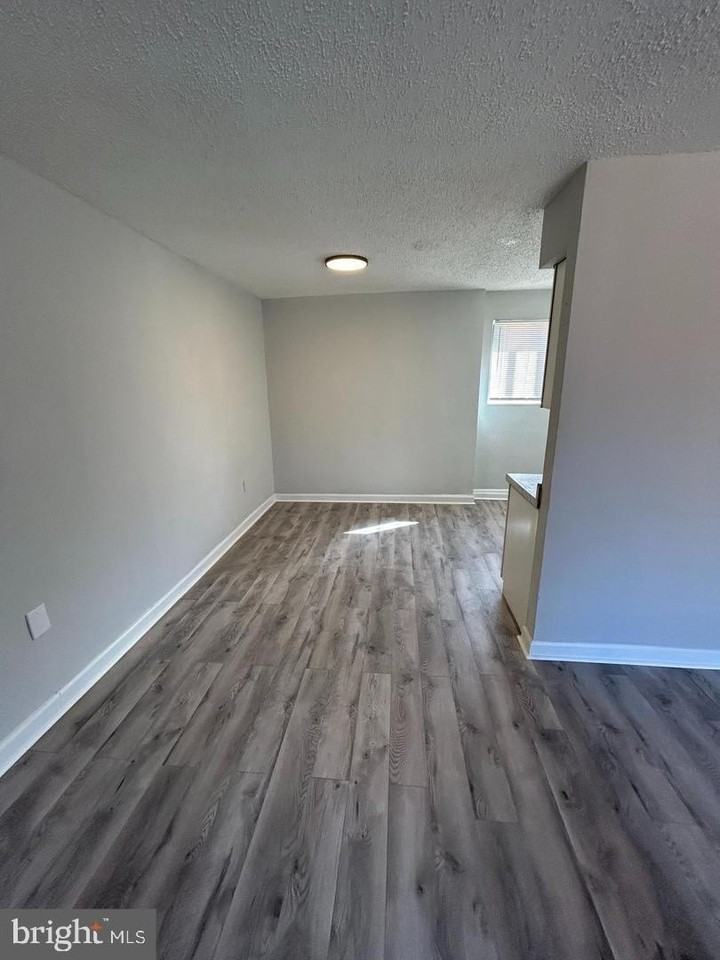 4715 1st St Sw Apt 302 #302 - Photo 7 of 12