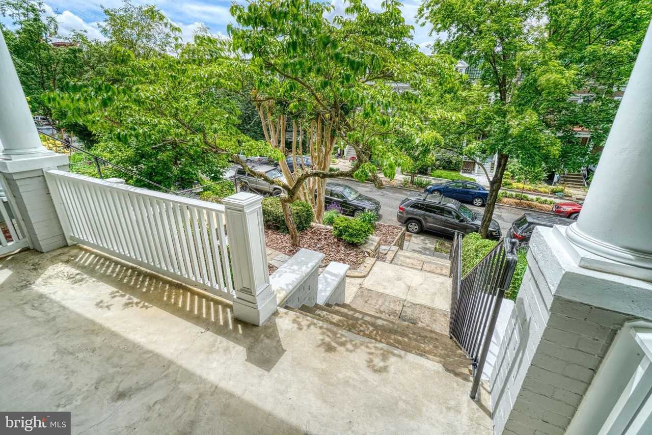 1821 Kilbourne Pl Nw - Photo 4 of 40