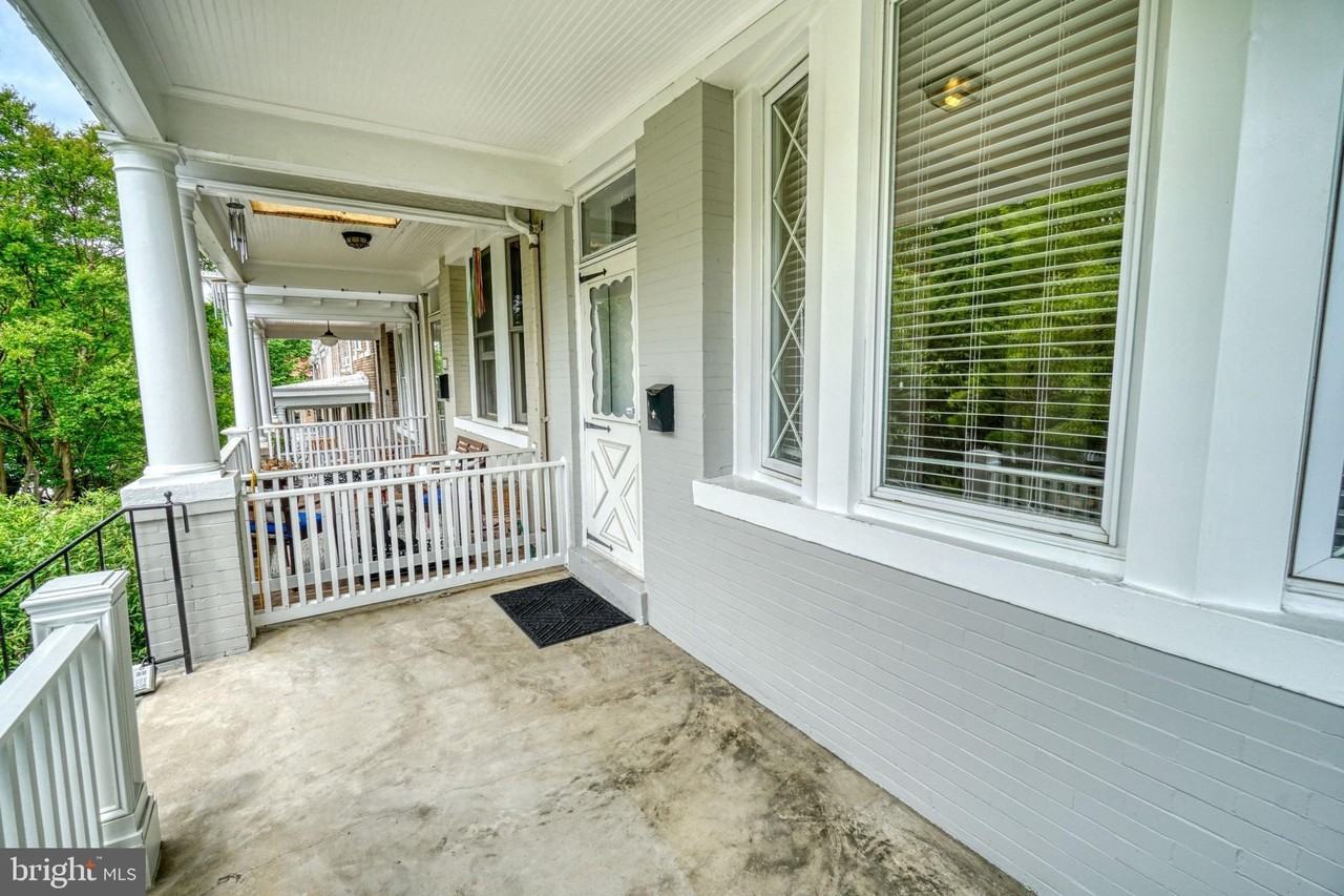 1821 Kilbourne Pl Nw - Photo 7 of 40