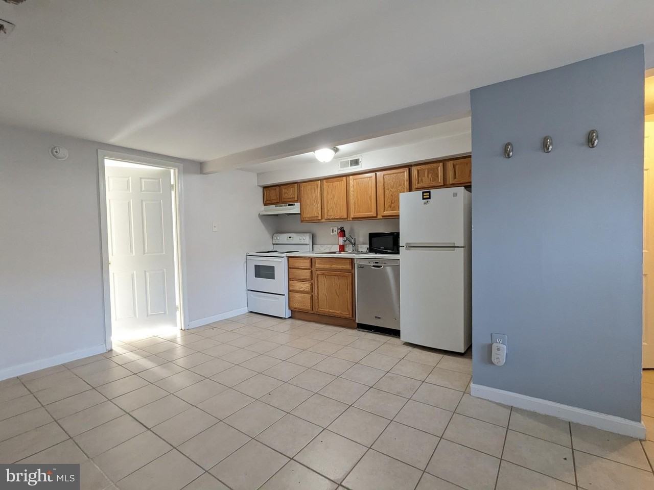 1523 Pennsylvania Ave Se Unit 2 #2 - Photo 3 of 12