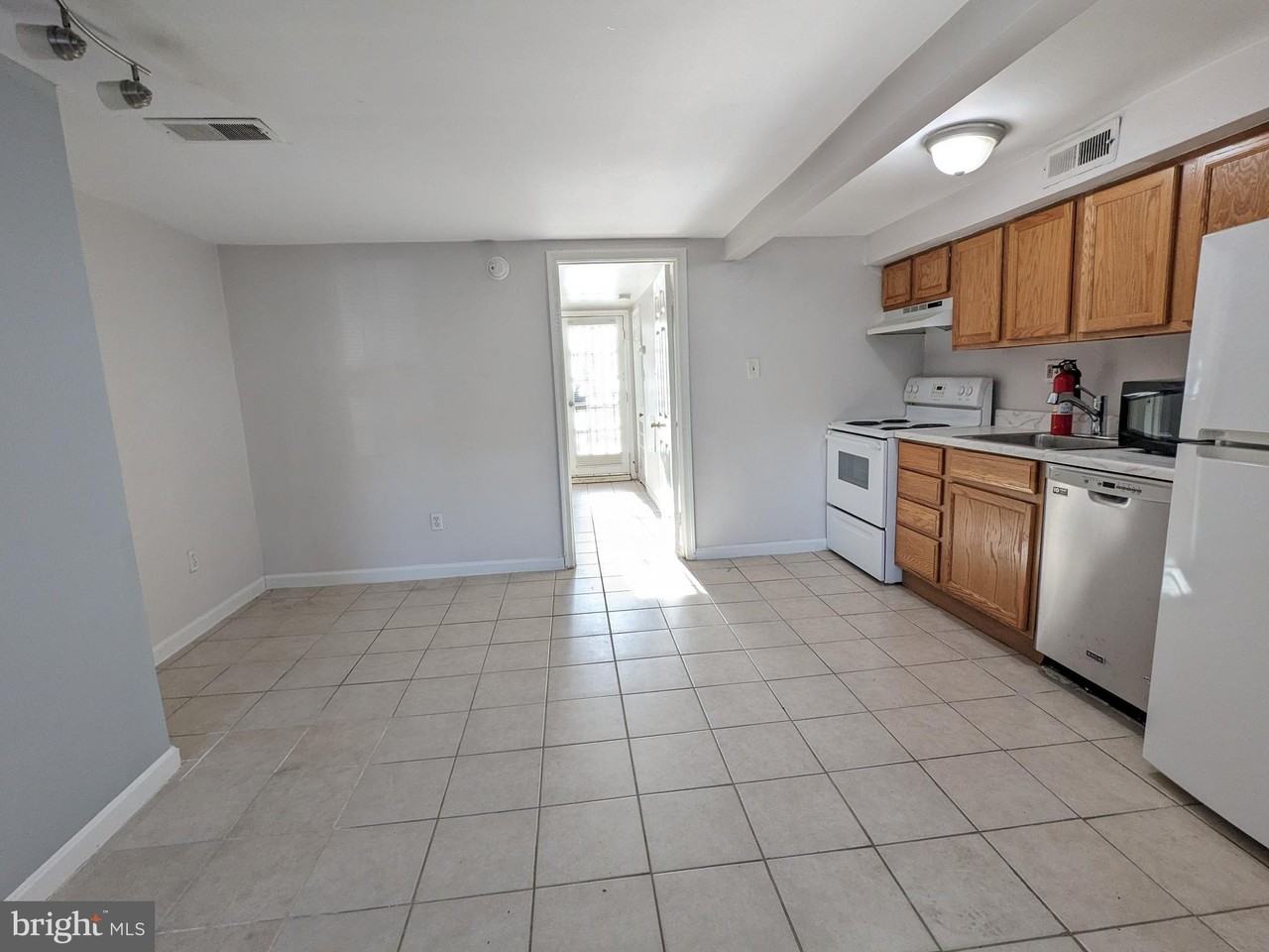 1523 Pennsylvania Ave Se Unit 2 #2 - Photo 5 of 12