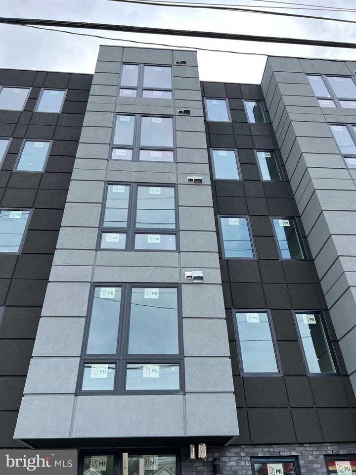 1617 Rhode Island Ave Ne Apt 501 #501 - Photo 2 of 17