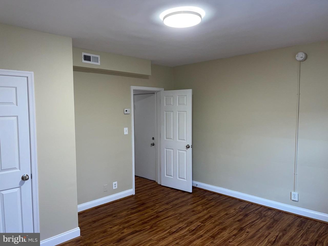 2210 Nicholson St Se Apt 3 #3 - Photo 3 of 25