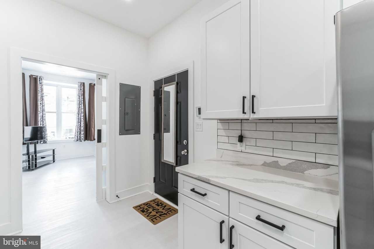 33 Florida Avenue Northeast #2 - Photo 5 of 9