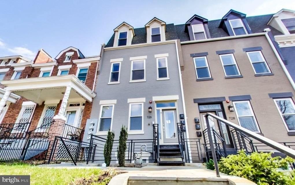 726 Girard St Nw Apt 2 #2 - Photo 2 of 18