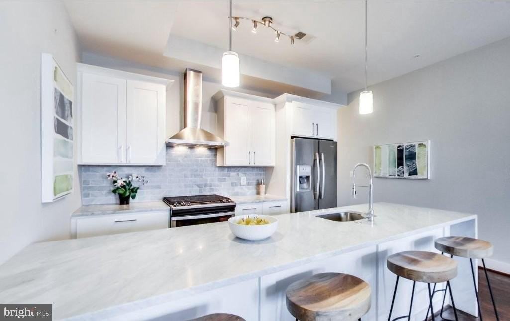 726 Girard St Nw Apt 2 #2 - Photo 5 of 18