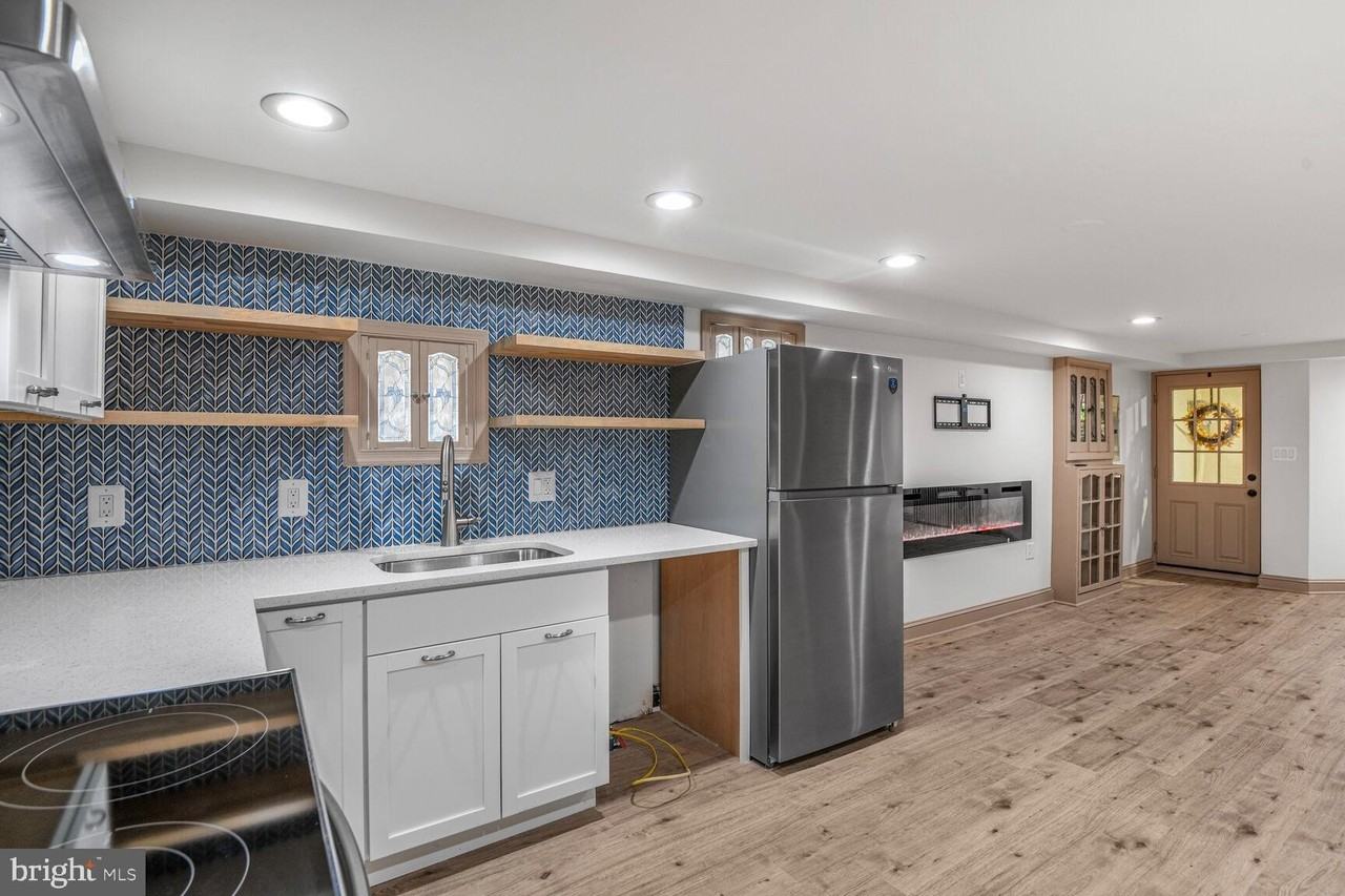 66 Bryant Street Northwest #B - Photo 7 of 17