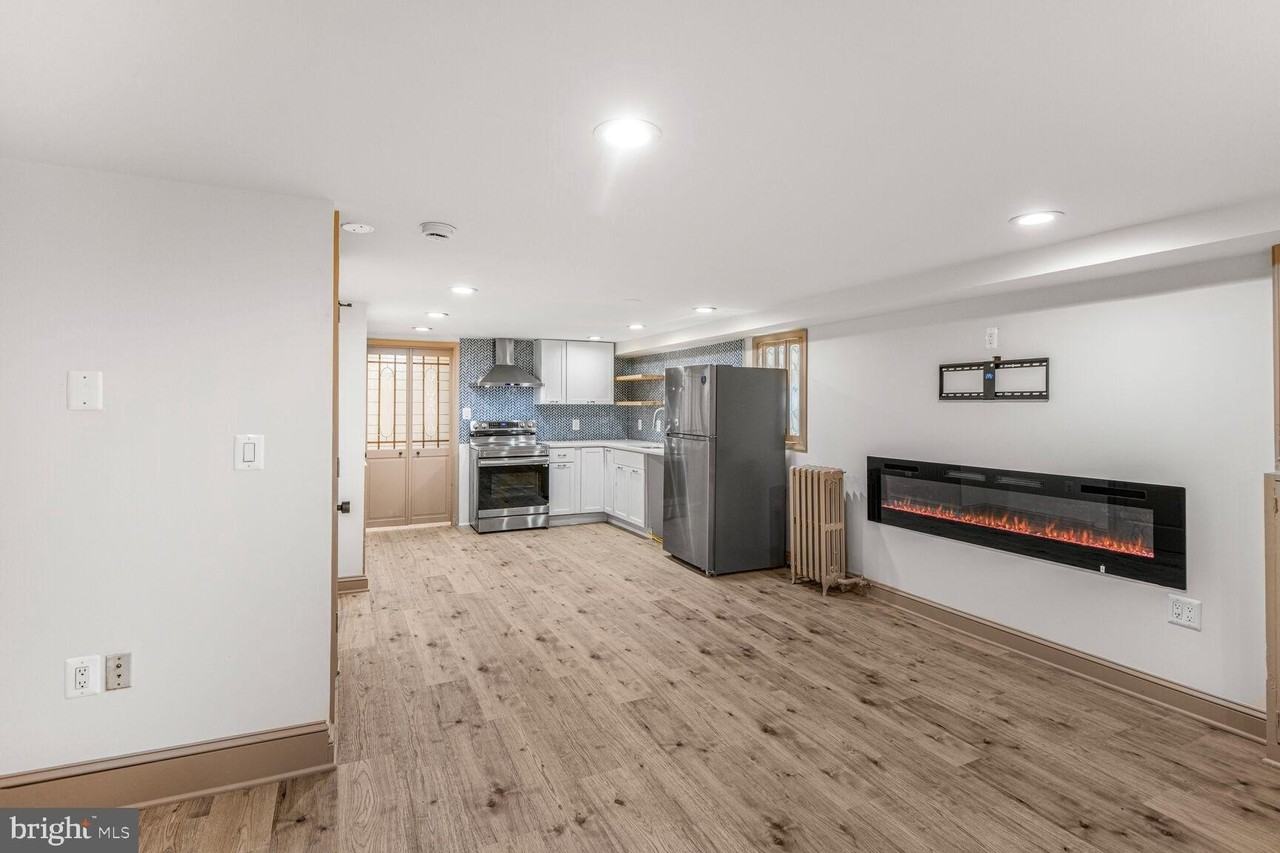 66 Bryant Street Northwest #B - Photo 5 of 17