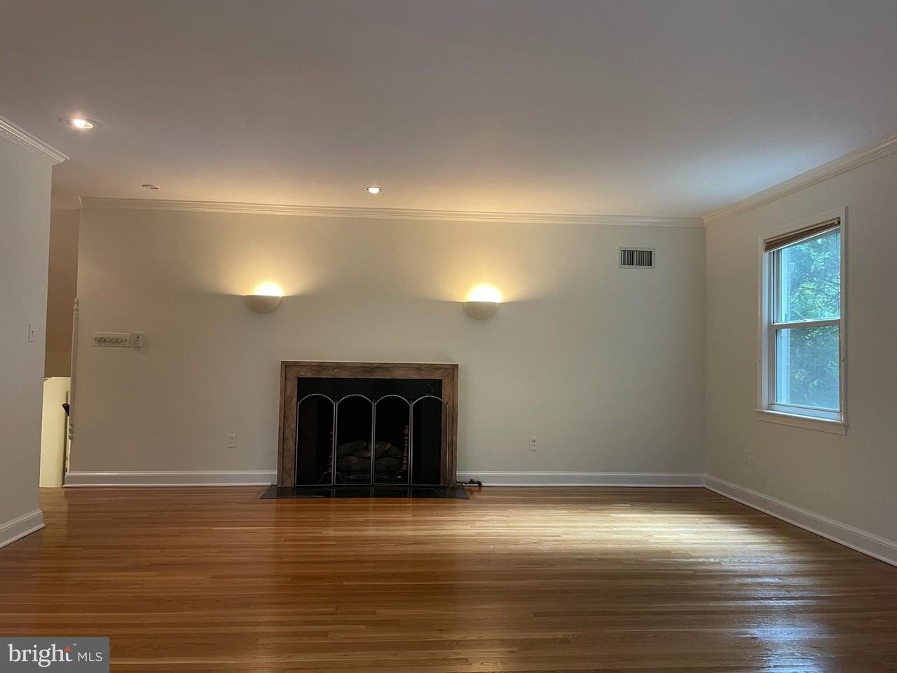 2266 48th Street Northwest - Photo 4 of 28