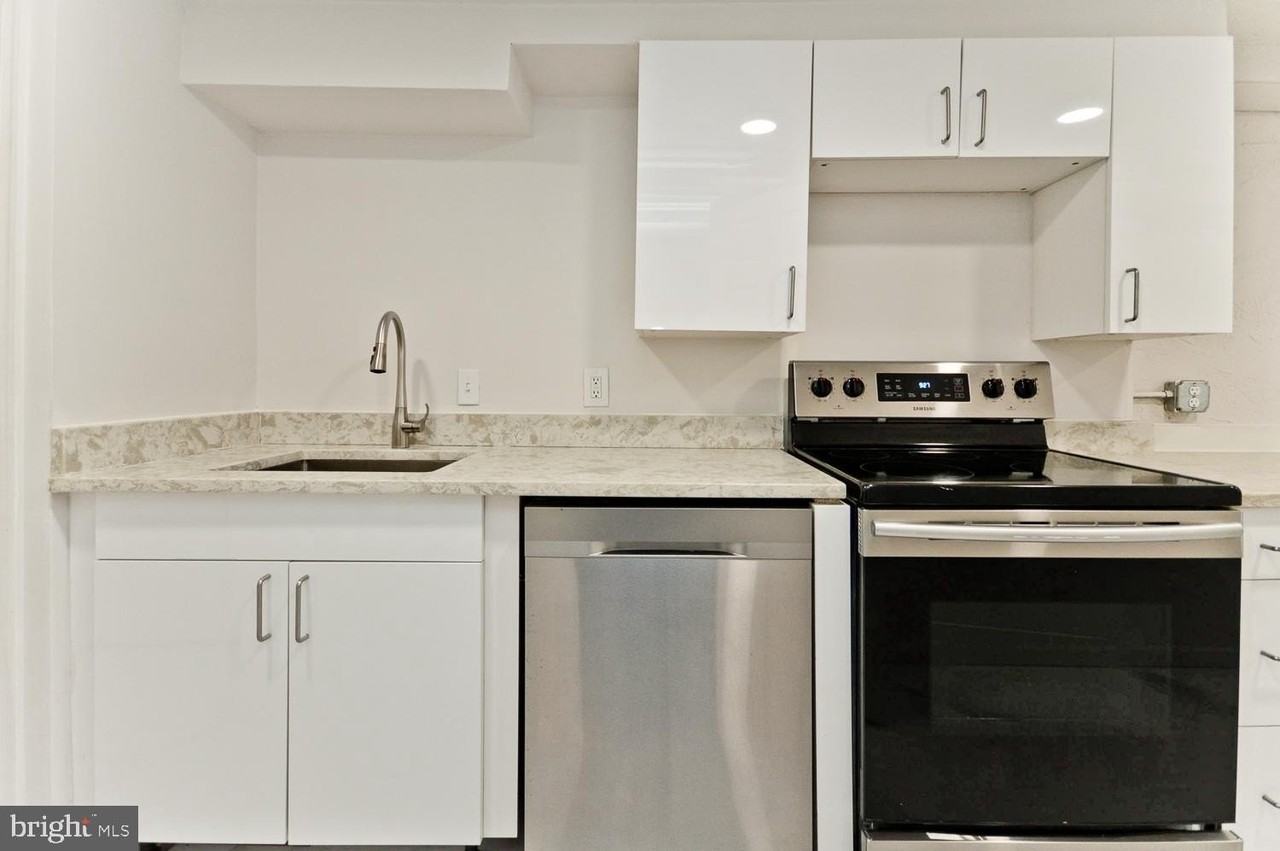 118 W St Nw Unit B #B - Photo 3 of 16