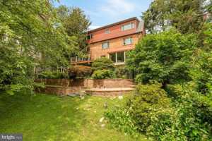 featured image of 3111 Chain Bridge Rd Nw