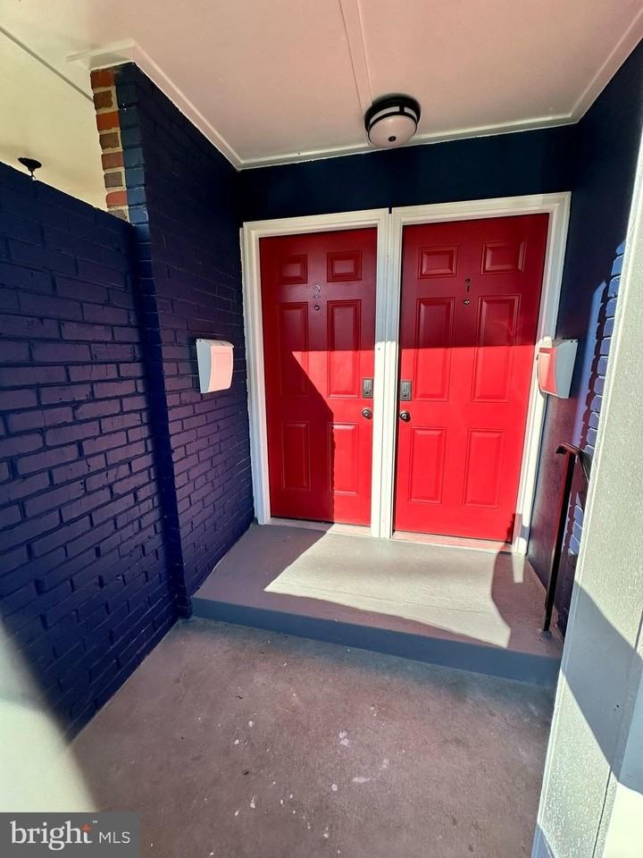 222 Webster St Ne Apt 2 #2 - Photo 2 of 20