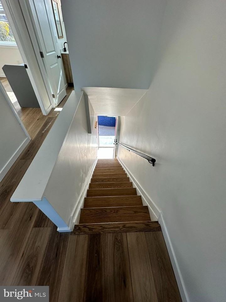 222 Webster St Ne Apt 2 #2 - Photo 3 of 20