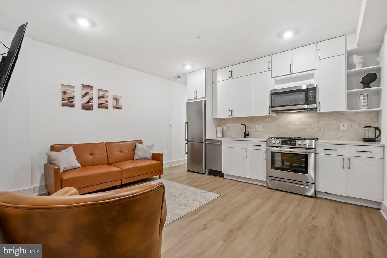 256 15th St Se Unit 1 #1 - Photo 2 of 12