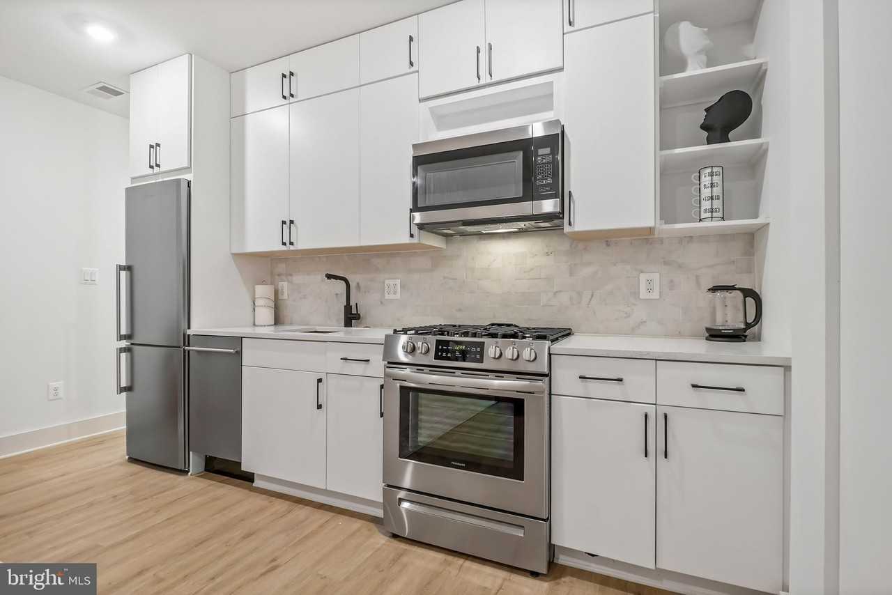 256 15th St Se Unit 1 #1 - Photo 4 of 12