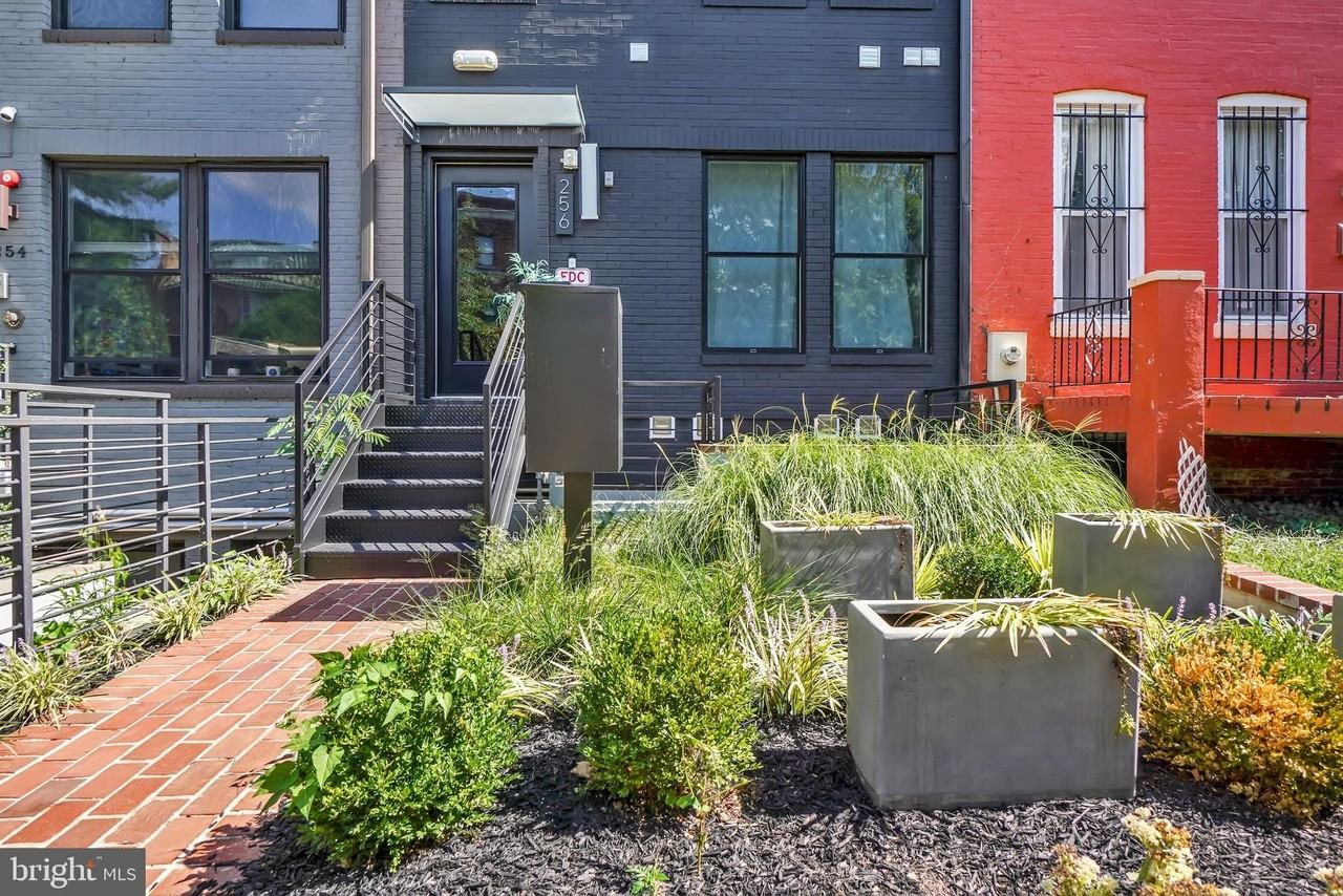 256 15th St Se Unit 1 #1 - Photo 5 of 12