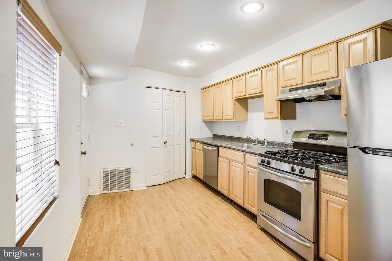 729 10th St Ne - Photo 6 of 20