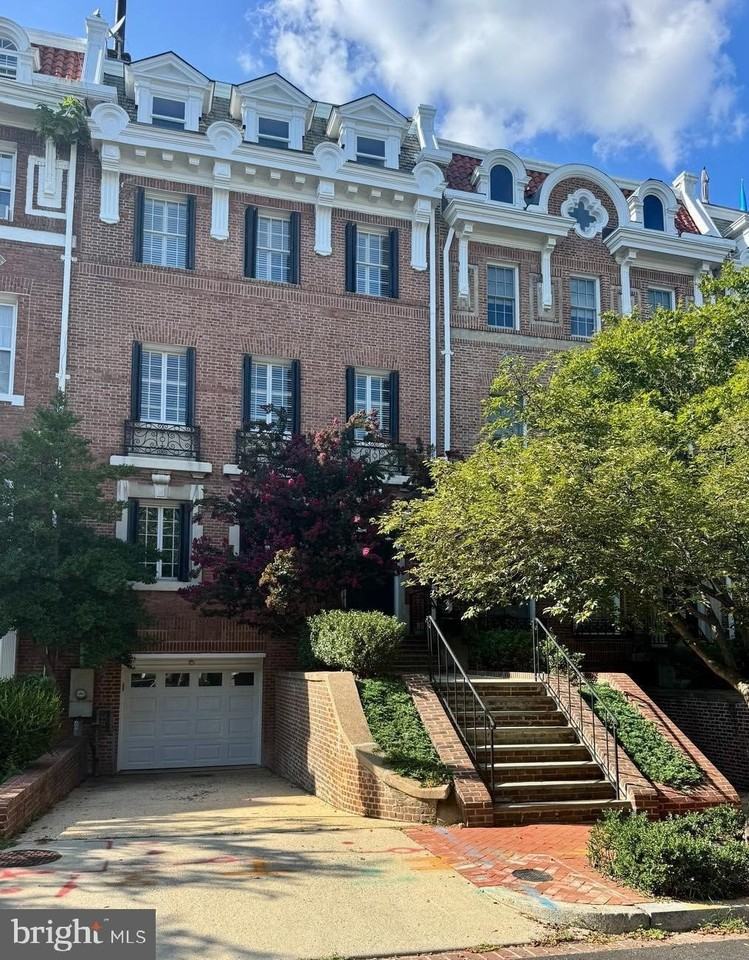 2127 Leroy Place Northwest - Photo 2 of 50