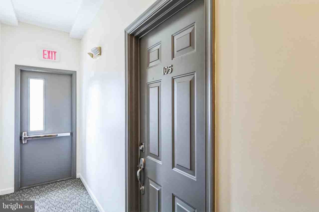 610 Irving St Nw Apt 105 #105 - Photo 2 of 28