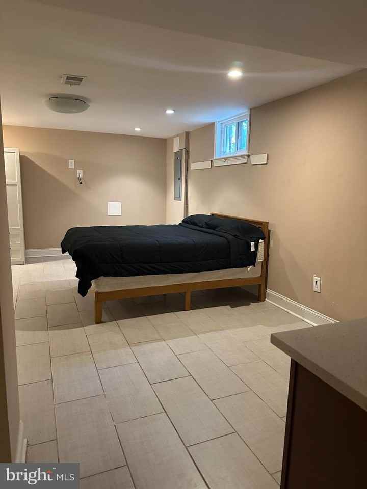 4627 12th St Ne - Photo 3 of 50