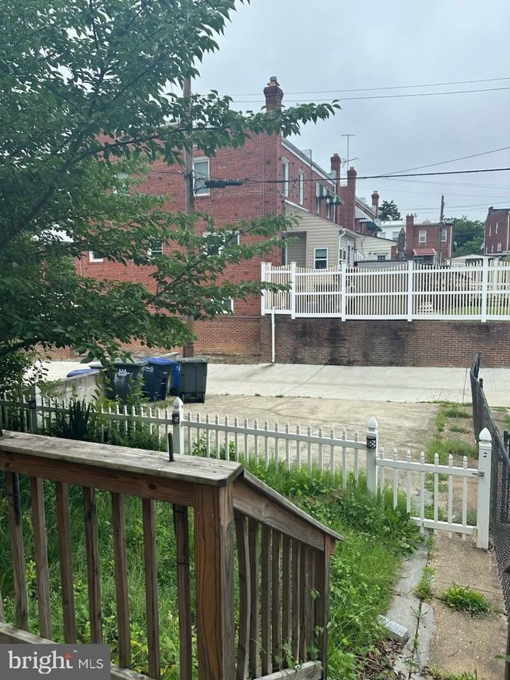 4627 12th St Ne - Photo 4 of 50