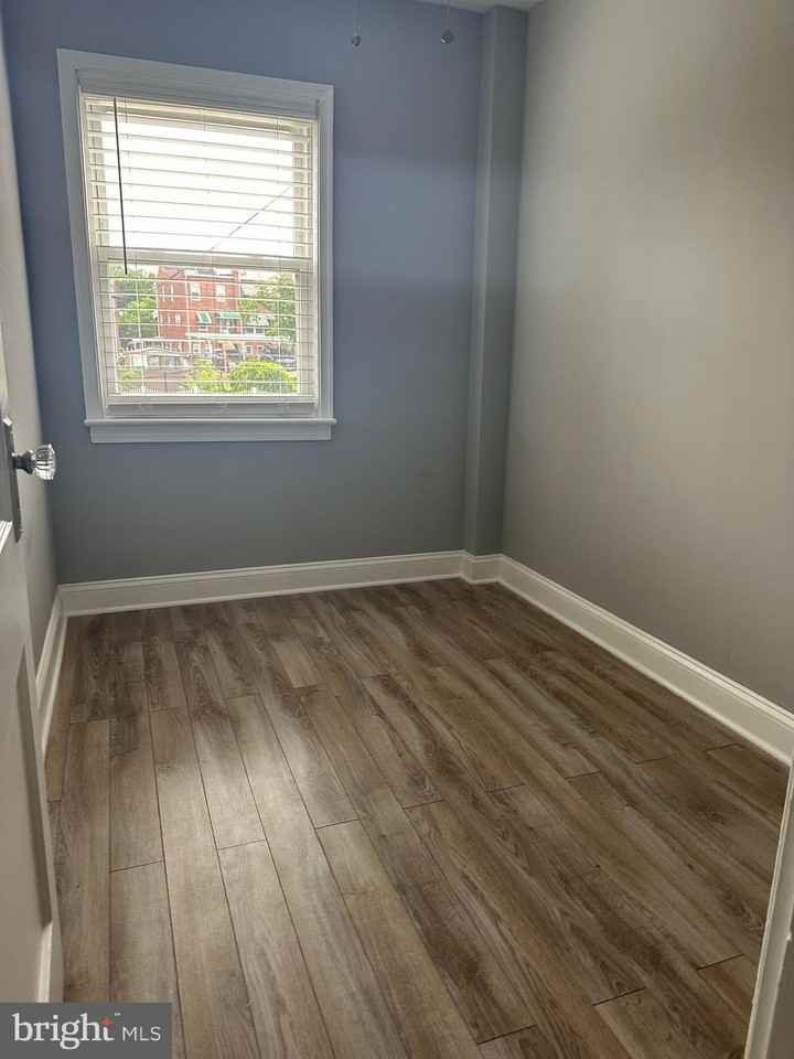 4627 12th St Ne - Photo 5 of 50