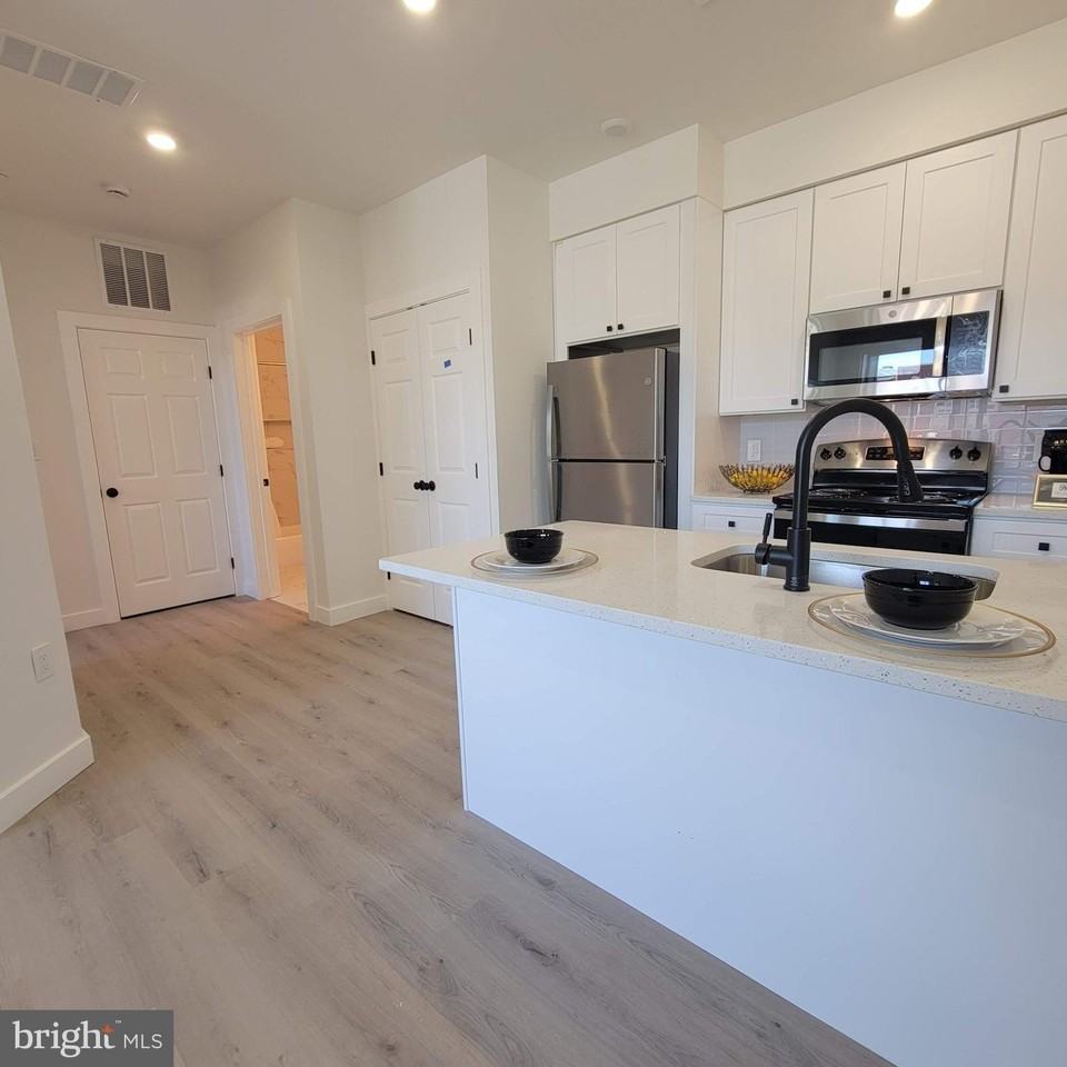 2495 Alabama Ave Se Unit 103 #103AND304 - Photo 3 of 9