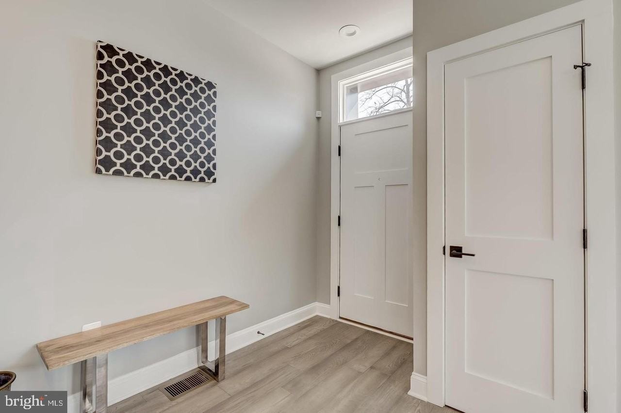 319 R Street Northwest - Photo 2 of 17