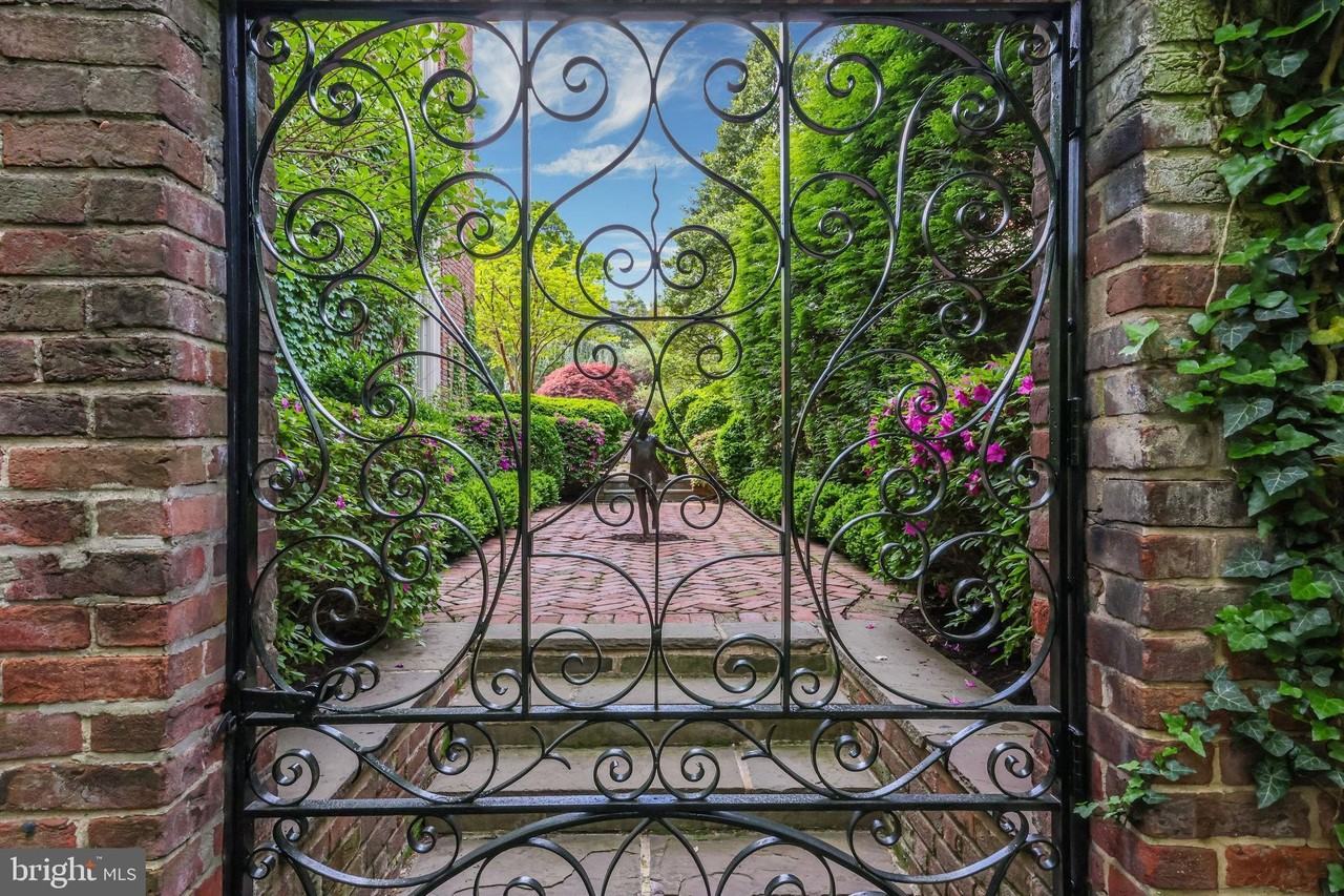 2310 Kalorama Rd Nw - Photo 5 of 50