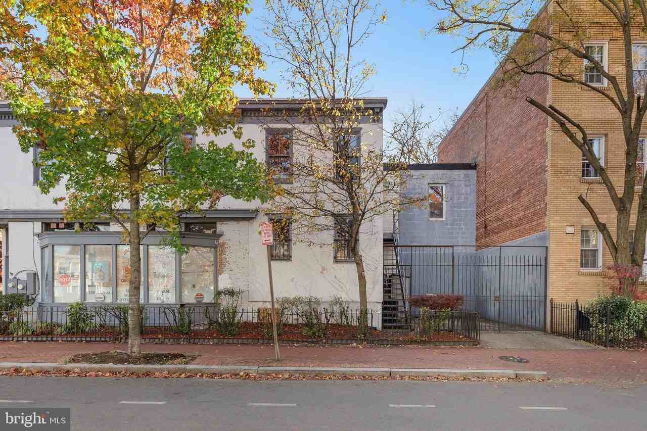 721 D St Ne - Photo 2 of 35