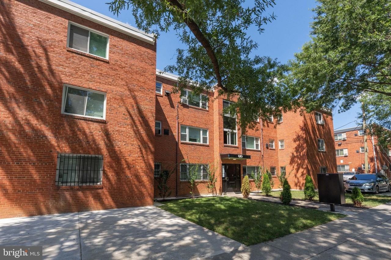 610 57th St Ne Apt 202 #202 - Photo 4 of 19